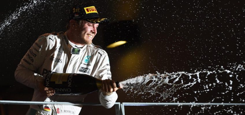F1/ SINGAPUR: Rosberg vuelve a mirar al cielo (y confirma un desenlace del Mundial al rojo vivo)