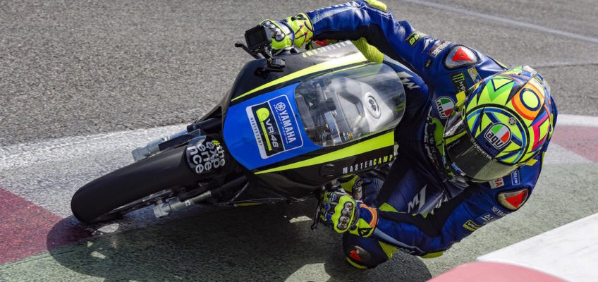 Veinte días después de romperse la tibia y el peroné, Rossi quiere volver en… ¡Aragón!