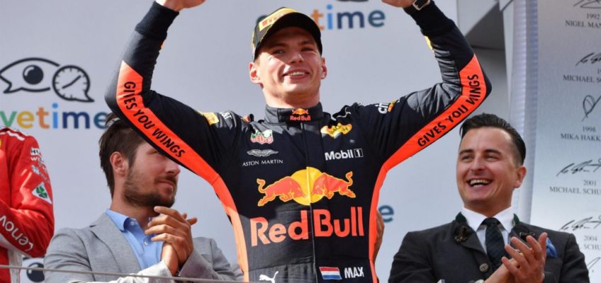 Verstappen gana el Grand Prix de Austria tras el abandono de ambos Mercedes
