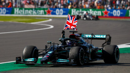 foto: GP de Gran Bretaña F1: Hamilton gana tras chocarse con Verstappen