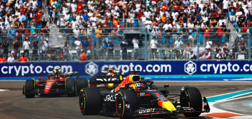 GP Miami 2022: Verstappen contiene a Leclerc; Sainz, tercero y Alonso en blanco